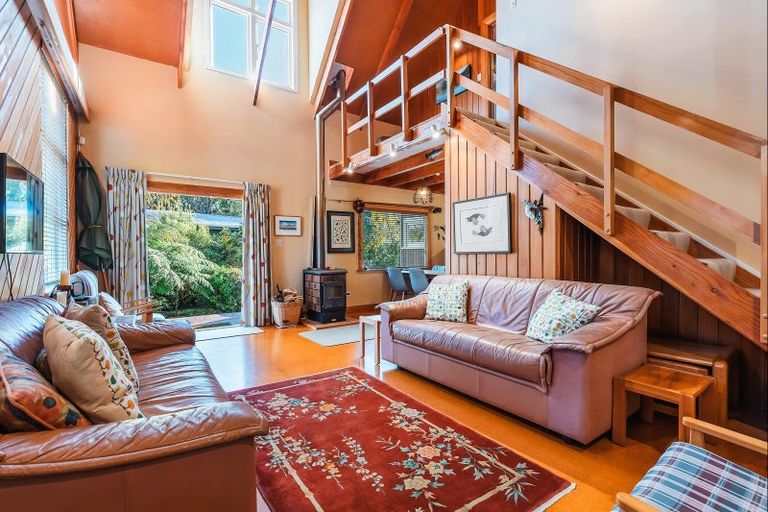 Photo of property in 17 Te Kuru Lane, Pukawa Bay, Turangi, 3381