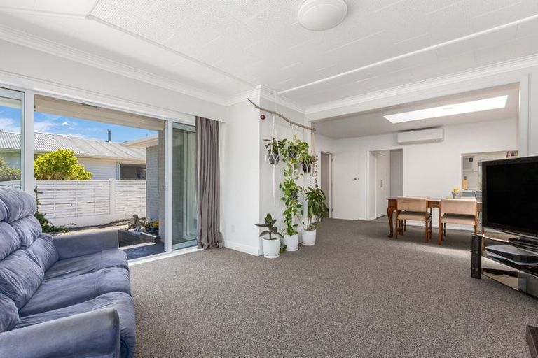 Photo of property in 20 Parenga Street, Wainuiomata, Lower Hutt, 5014