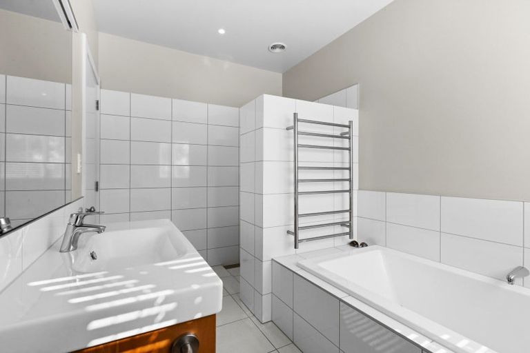 Photo of property in 14 Spur Road, Havelock North, 4130