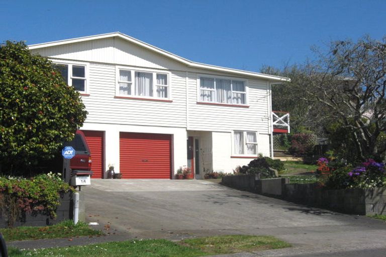 Photo of property in 14 Handley Place, Glen Avon, New Plymouth, 4312