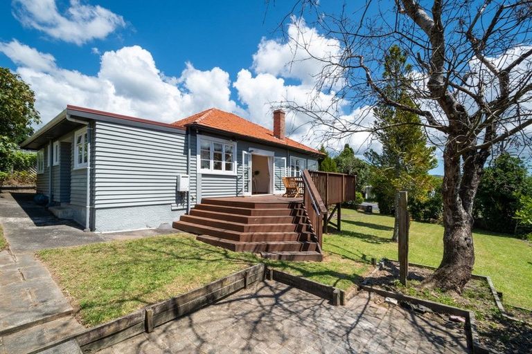 Photo of property in 277 Glengarry Road, Glen Eden, Auckland, 0602