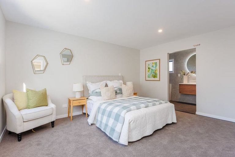 Photo of property in 15b Schnapper Rock Road, Greenhithe, Auckland, 0632