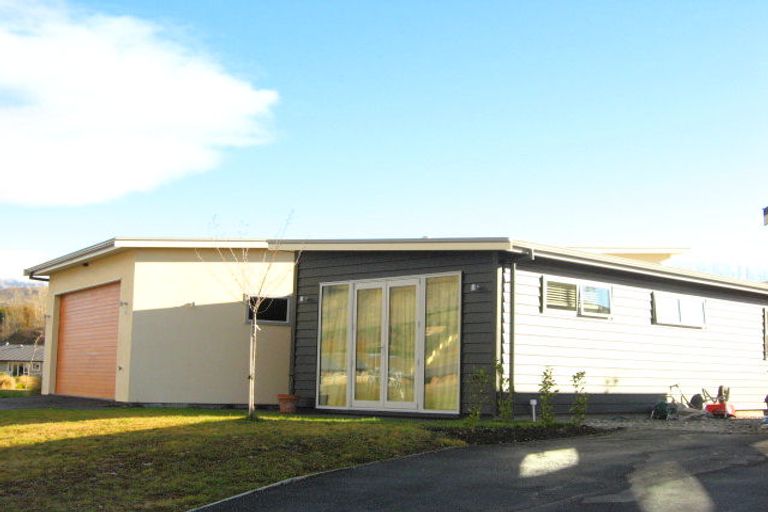 Photo of property in 1 Castalia Drive, Lake Hayes, Queenstown, 9304