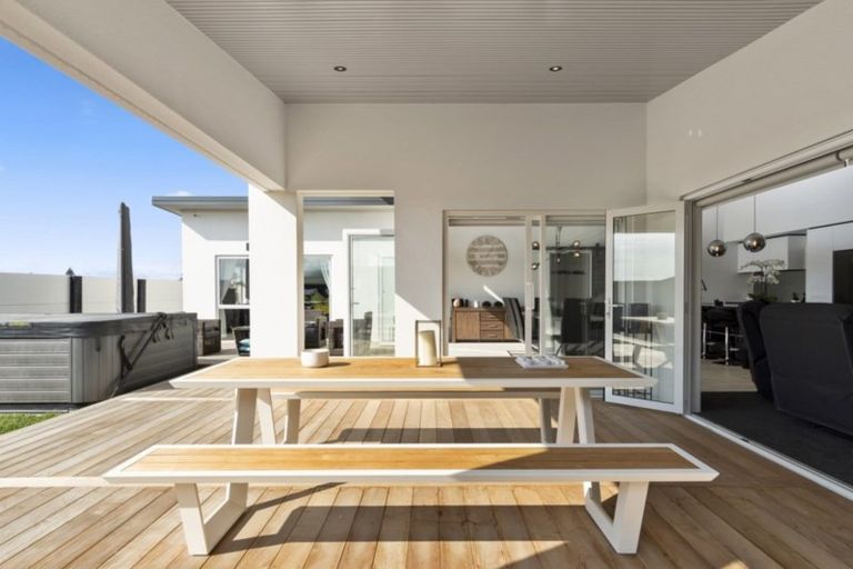 Photo of property in 141 Penetaka Heights, Pyes Pa, Tauranga, 3112