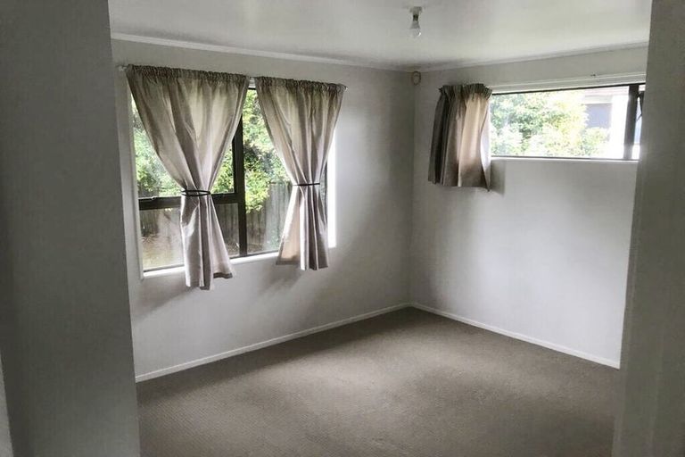 Photo of property in 2/5 Ebenezer Way, Clendon Park, Auckland, 2103