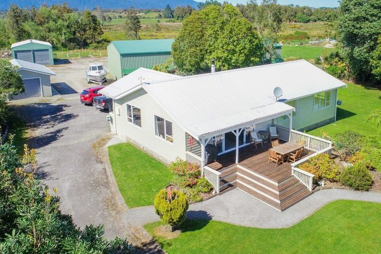 Photo of property in 3 Mcintyre Road, Carters Beach, Westport, 7892