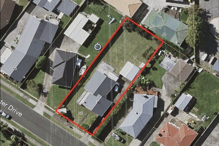 Photo of property in 68 Edgewater Drive, Pakuranga, Auckland, 2010