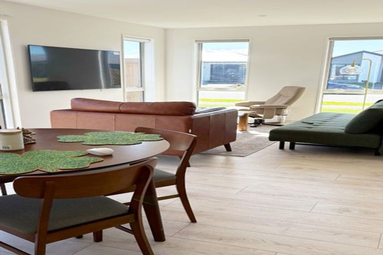 Photo of property in 8 Fernbird Road, Rolleston, 7678