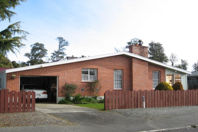 Photo of property in 36 Hillary Street, Winton, 9720