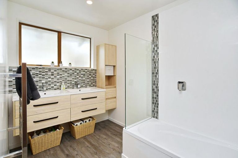 Photo of property in 20 Strachan Place, Rangiora, 7400