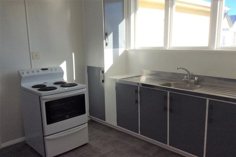 Photo of property in 9a Arawa Place, Castlecliff, Whanganui, 4501