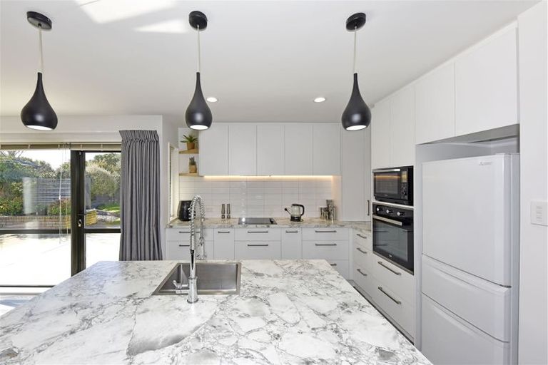 Photo of property in 12 Sweet Waters Place, Woolston, Christchurch, 8023