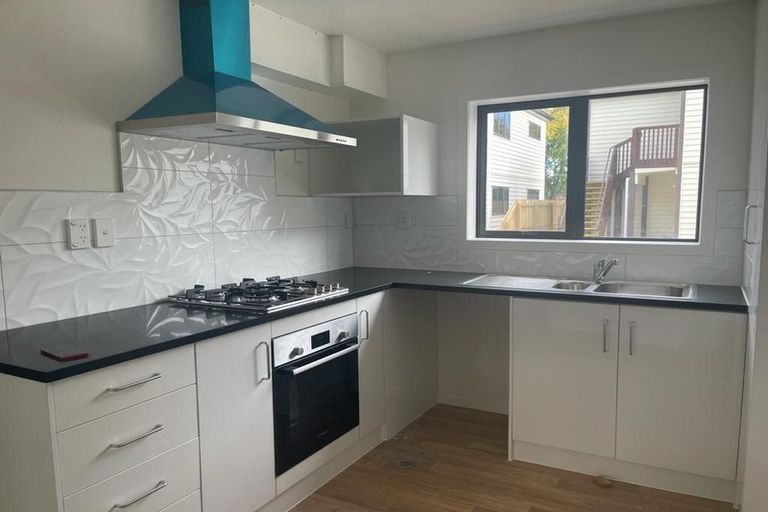 Photo of property in 4/52 Manuroa Road, Takanini, 2112