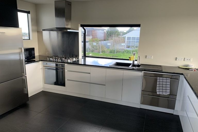 Photo of property in 1/2 Beatrice Avenue, Hillcrest, Auckland, 0627