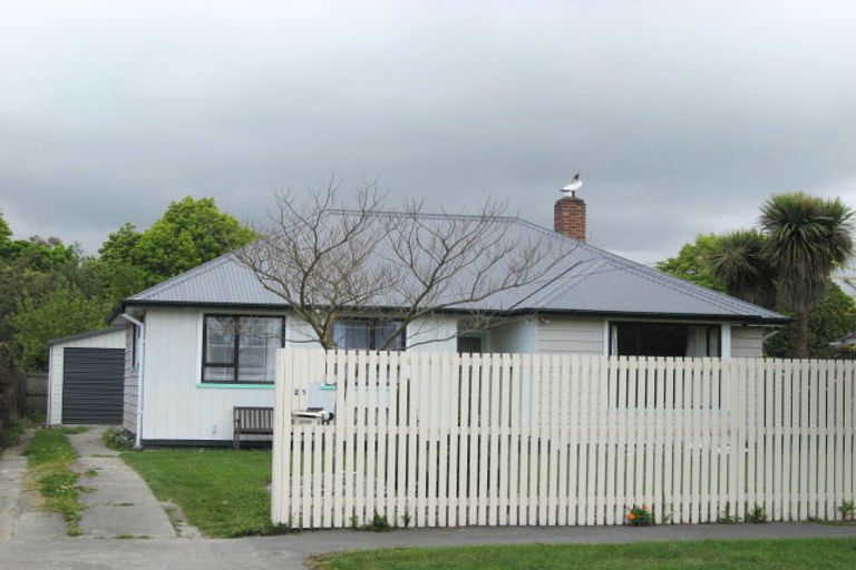 Photo of property in 21 Flay Crescent, Burnside, Christchurch, 8053