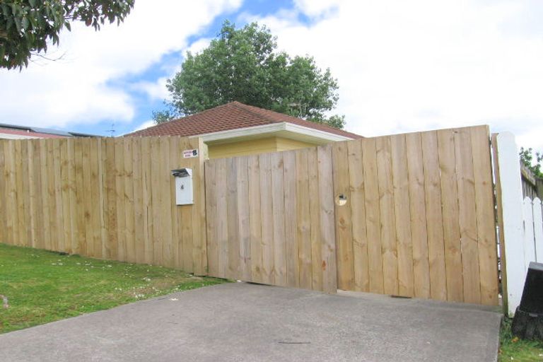 Photo of property in 4 Maywood Crescent, Glen Eden, Auckland, 0602