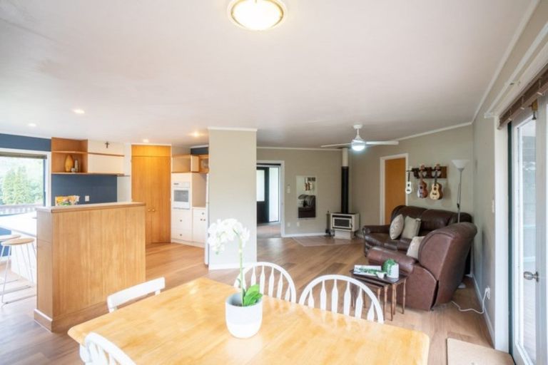 Photo of property in 39 Springdale Grove, Fitzherbert, Palmerston North, 4410