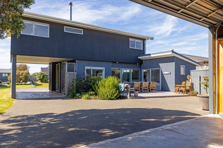 Photo of property in 8 Tamarisk Drive, Riversdale Beach, Masterton, 5872