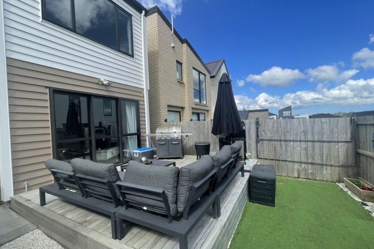 Photo of property in 14 Herekino Street, Westgate, Auckland, 0814