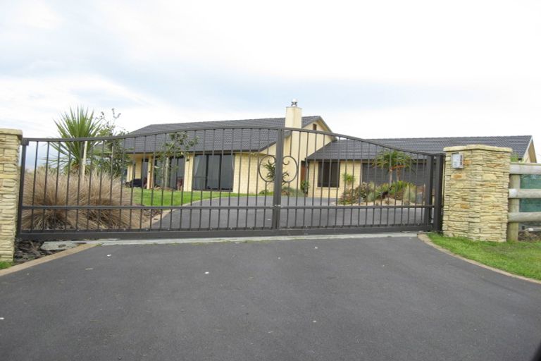 Photo of property in 905 Old North Road, Waimauku, 0882