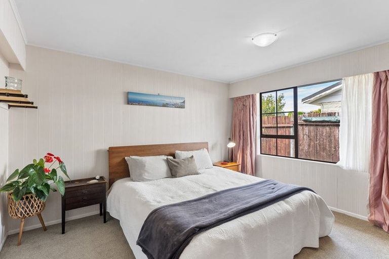 Photo of property in 20 Awanui Drive, Waikanae, 5036