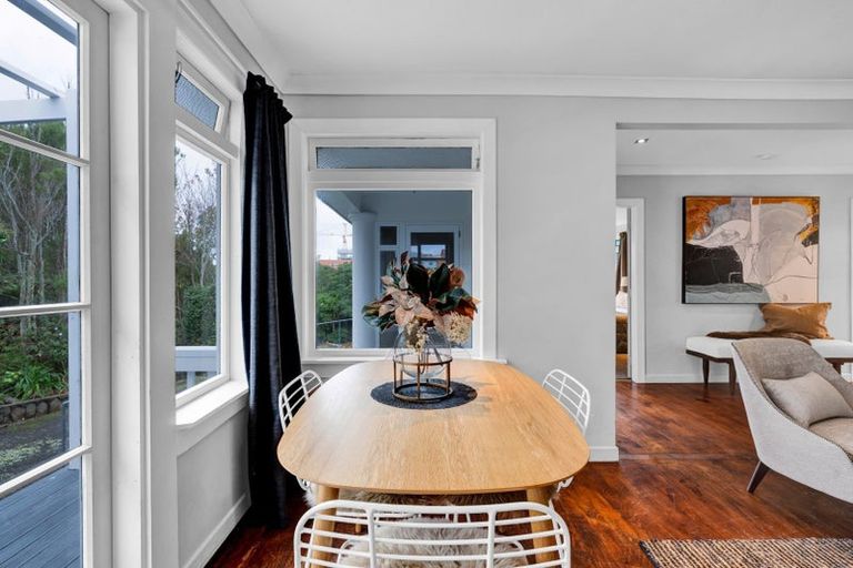 Photo of property in 106 Seaview Road, Westown, New Plymouth, 4310