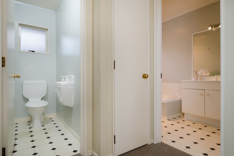 Photo of property in 17a Te Atatu Road, Te Atatu South, Auckland, 0610