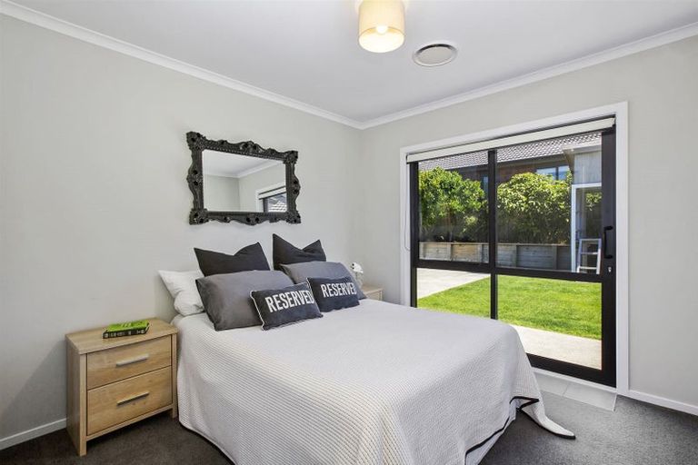 Photo of property in 32 Mo Street, Camborne, Porirua, 5026