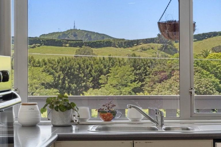 Photo of property in 8 Ranginui Road, Welcome Bay, Tauranga, 3112