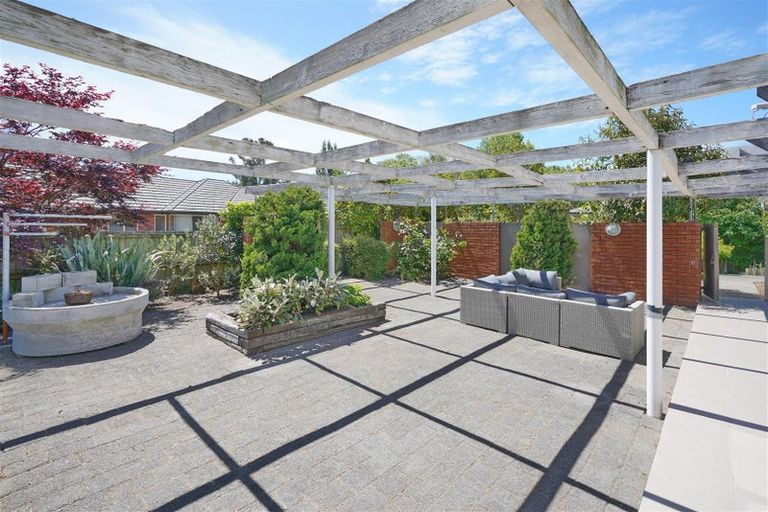 Photo of property in 70b Avonhead Road, Avonhead, Christchurch, 8042