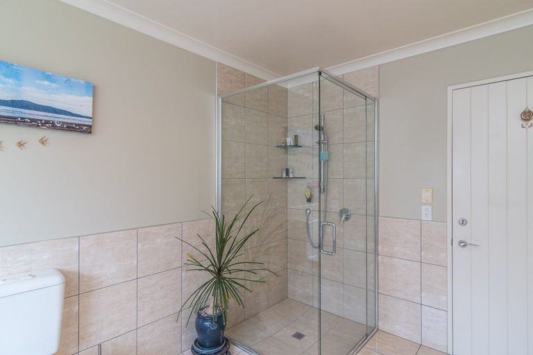 Photo of property in 7 Datum Way, Paraparaumu, 5032