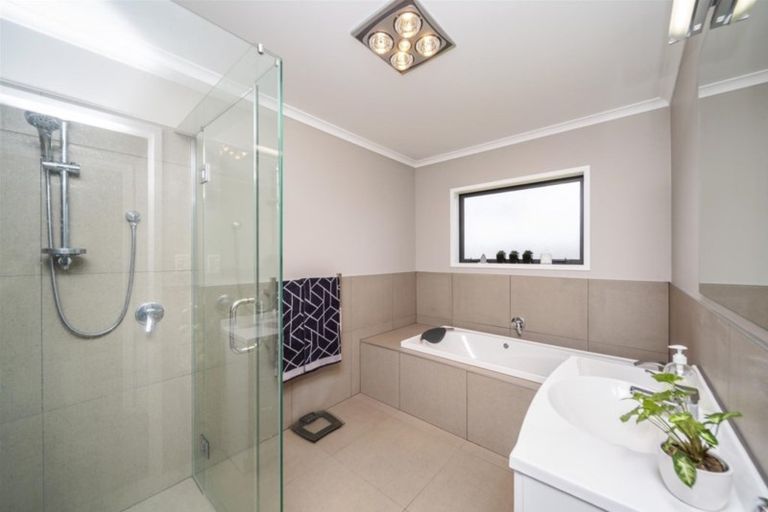 Photo of property in 15 Larlin Drive, Hawera, 4675