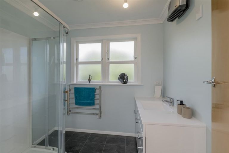 Photo of property in 1 Glen Street, Levin, 5510