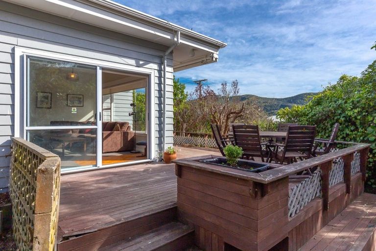 Photo of property in 1 Amelia Crescent, Waikawa, Picton, 7220