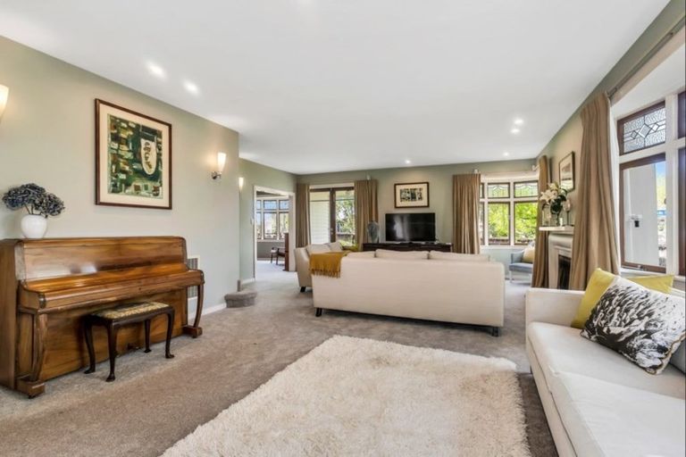 Photo of property in 2 Lynch Street, Point Chevalier, Auckland, 1022