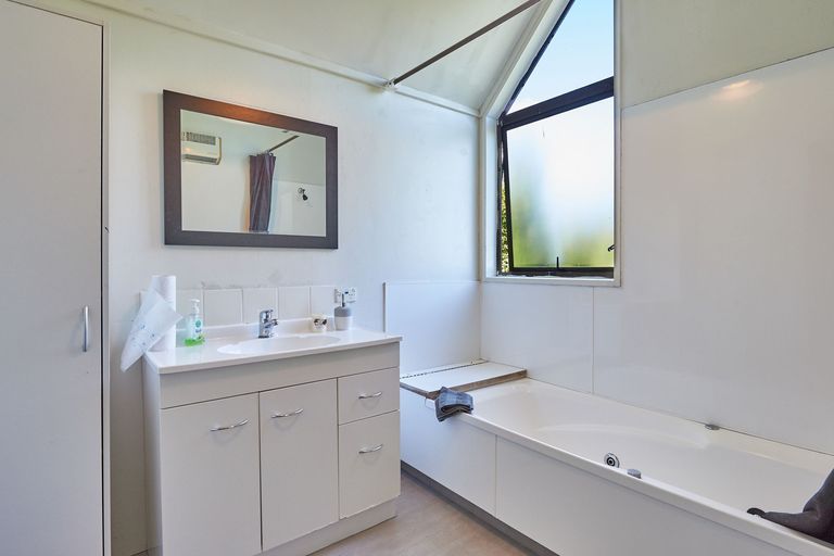 Photo of property in 4/341 College Street, West End, Palmerston North, 4410