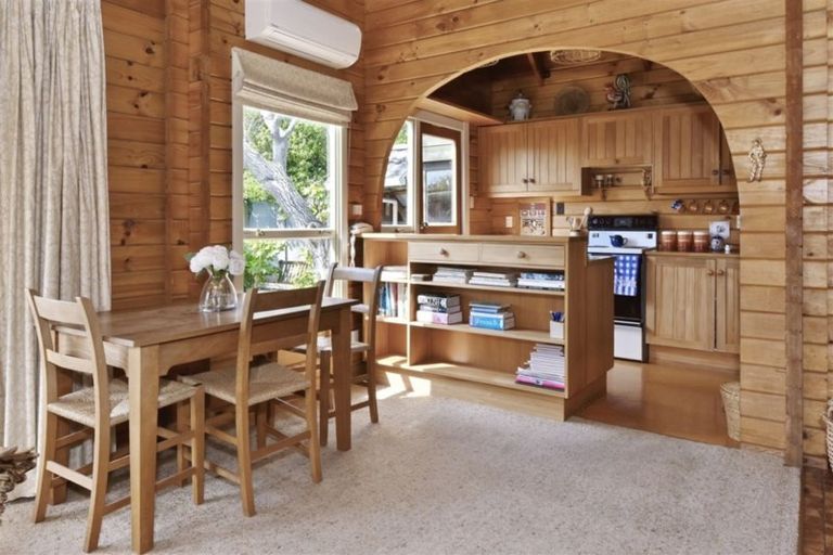 Photo of property in 71 Wiggins Street, Sumner, Christchurch, 8081