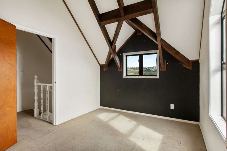 Photo of property in 2 Seaview Road, Cable Bay, 0420