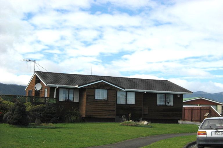 Photo of property in 5 Broadbelt Grove, Levin, 5510