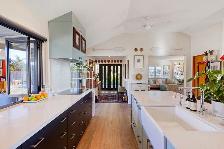 Photo of property in 1 Hikanui Place, Havelock North, 4130