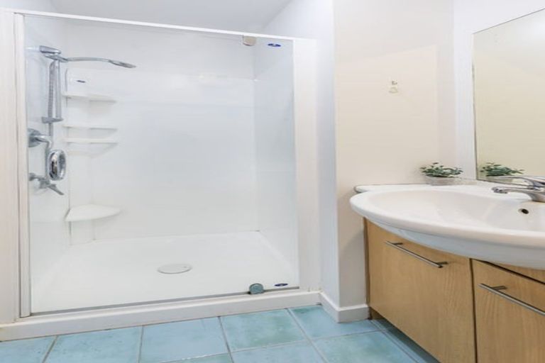 Photo of property in 203 Tasman Street, Mount Cook, Wellington, 6021