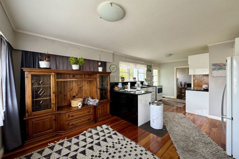 Photo of property in 16 Ernest Street, Ranui, Porirua, 5024