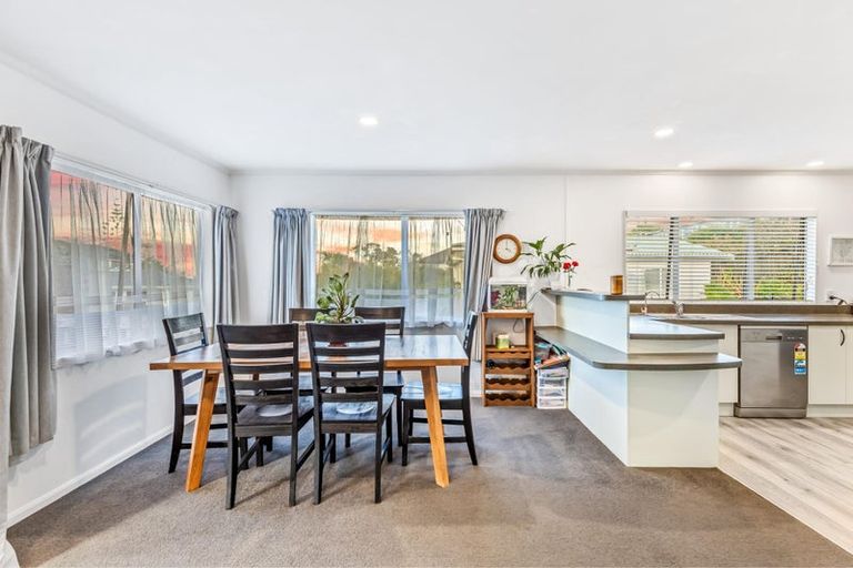 Photo of property in 16a Kokiri Street, Te Atatu South, Auckland, 0610