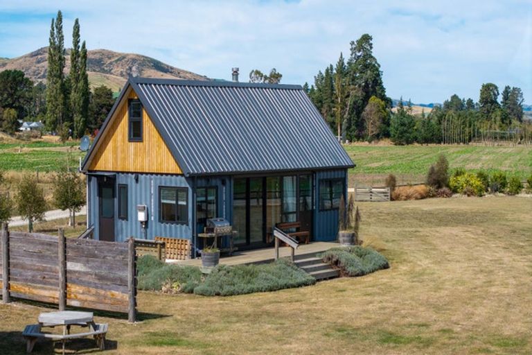 Photo of property in 1535a Teviot Road, Millers Flat, Roxburgh, 9572