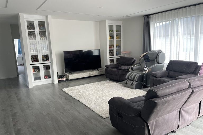 Photo of property in 18 Takurua Terrace, Orewa, 0931