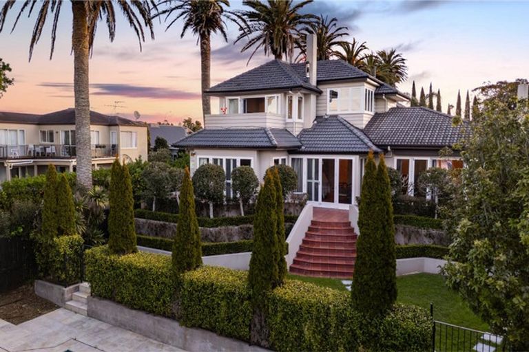 Photo of property in 184 Kohimarama Road, Kohimarama, Auckland, 1071