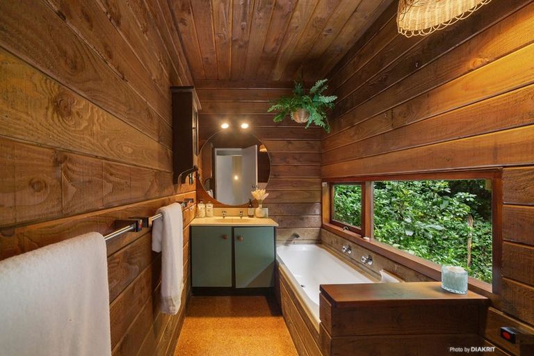 Photo of property in 30 Delhi Crescent, Khandallah, Wellington, 6035