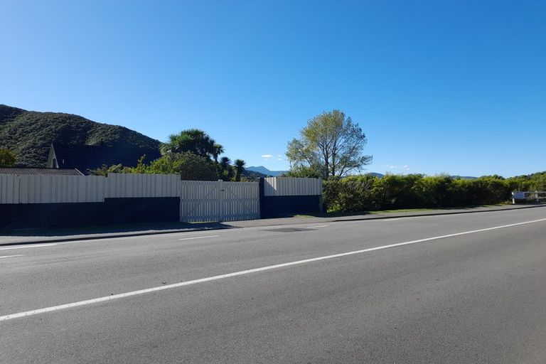 Photo of property in 235 Waikawa Road, Waikawa, Picton, 7220