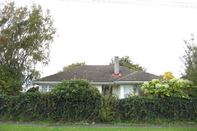 Photo of property in 12 Paddington Street, Northcote, Christchurch, 8052
