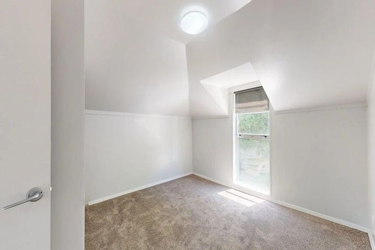 Photo of property in 141 Grant Road, Thorndon, Wellington, 6011